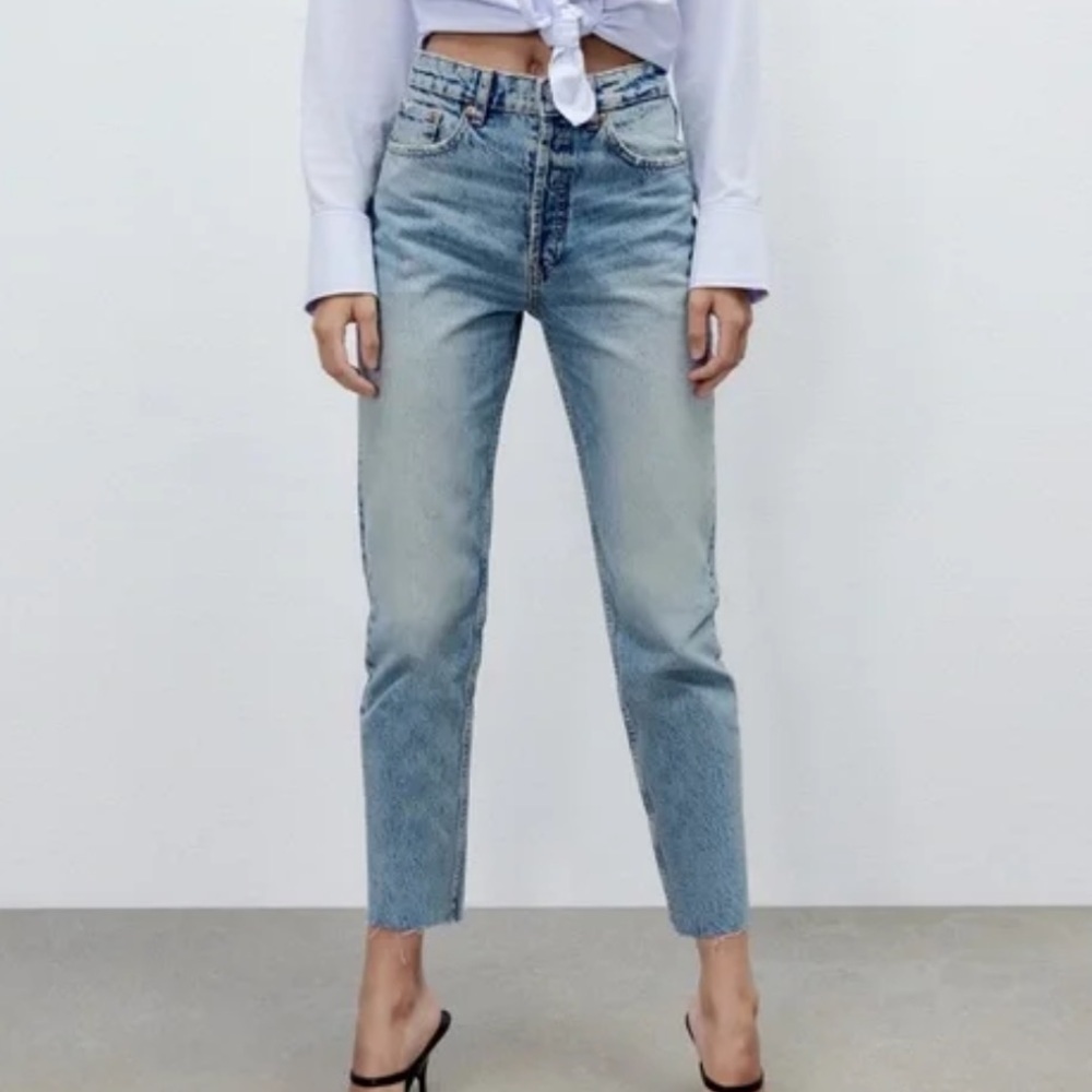 Zara Authentic Denim TRF Distressed Ankle Crop Button Fly Jeans 00